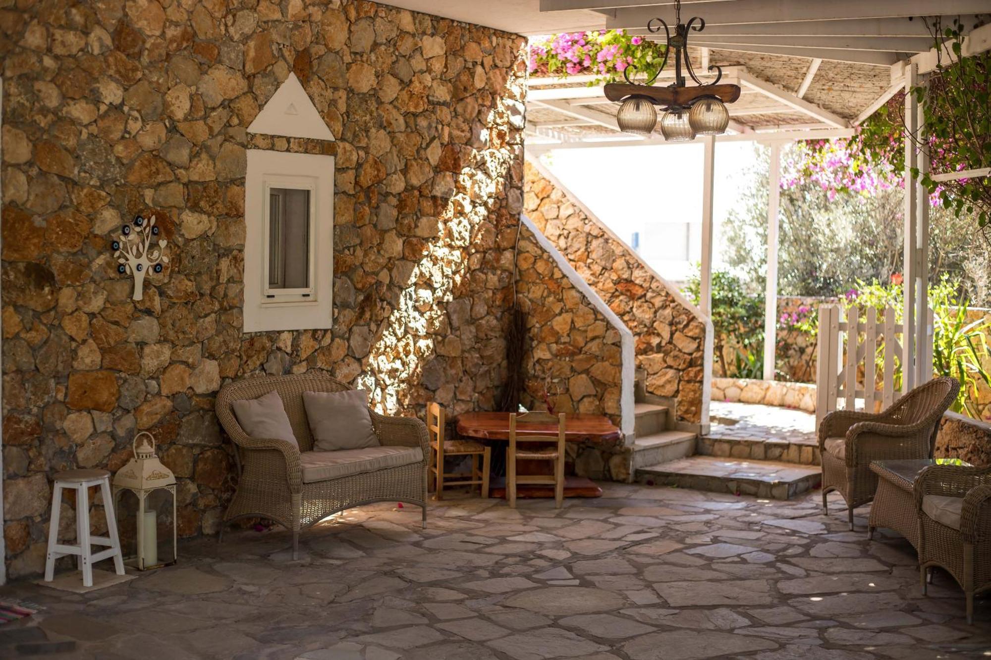 Hotel Irini Livadia  Exterior photo